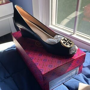 BRAND NWT Tory Burch Kara 65mm Wedge Heel